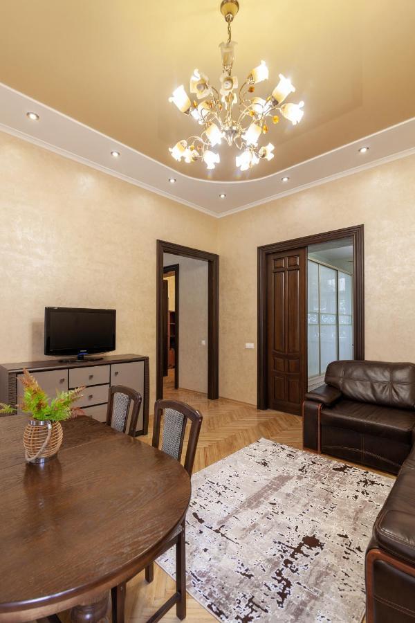 Alfa Apartments Levytskoho Lviv Eksteriør bilde