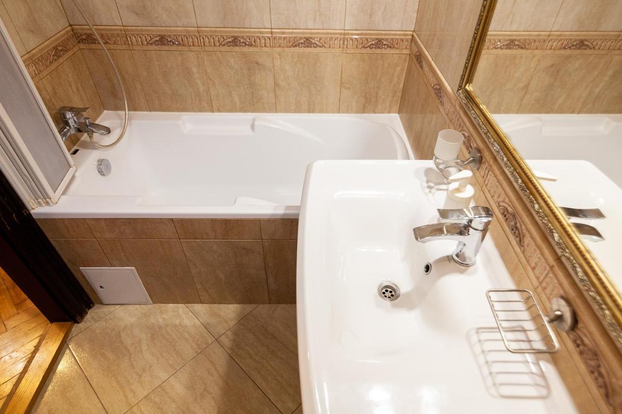 Alfa Apartments Levytskoho Lviv Eksteriør bilde